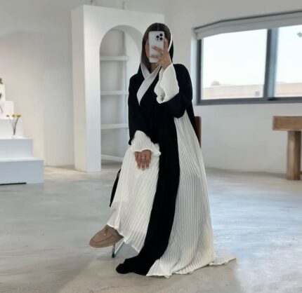 Black & Ivory Pleated Abaya